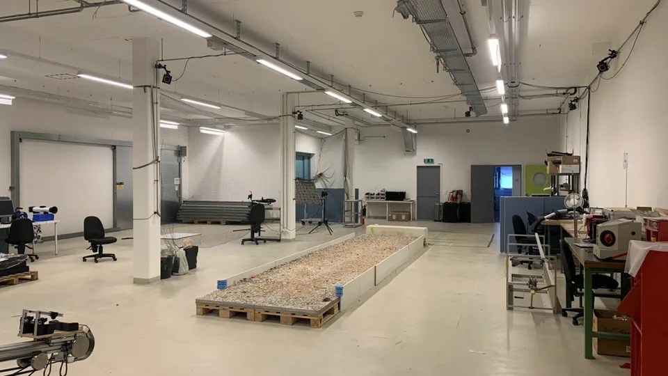Mietbüros, Werkstatt und Lagerfläche von 2700 m2 in Cheseaux