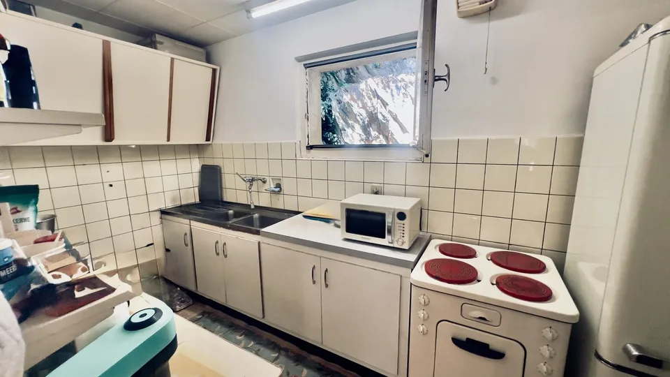 GRANDE CASA 4.5 LOCALI DA RISTRUTTURARE AD ARANNO