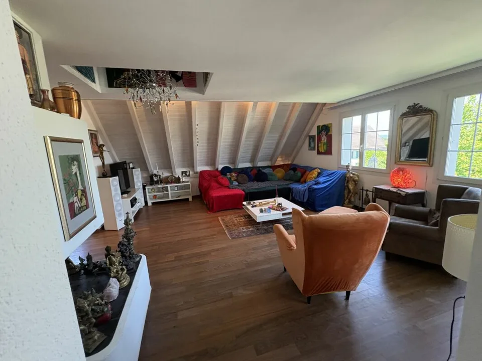 Luxuswohnung auf drei Ebenen mit viel Licht