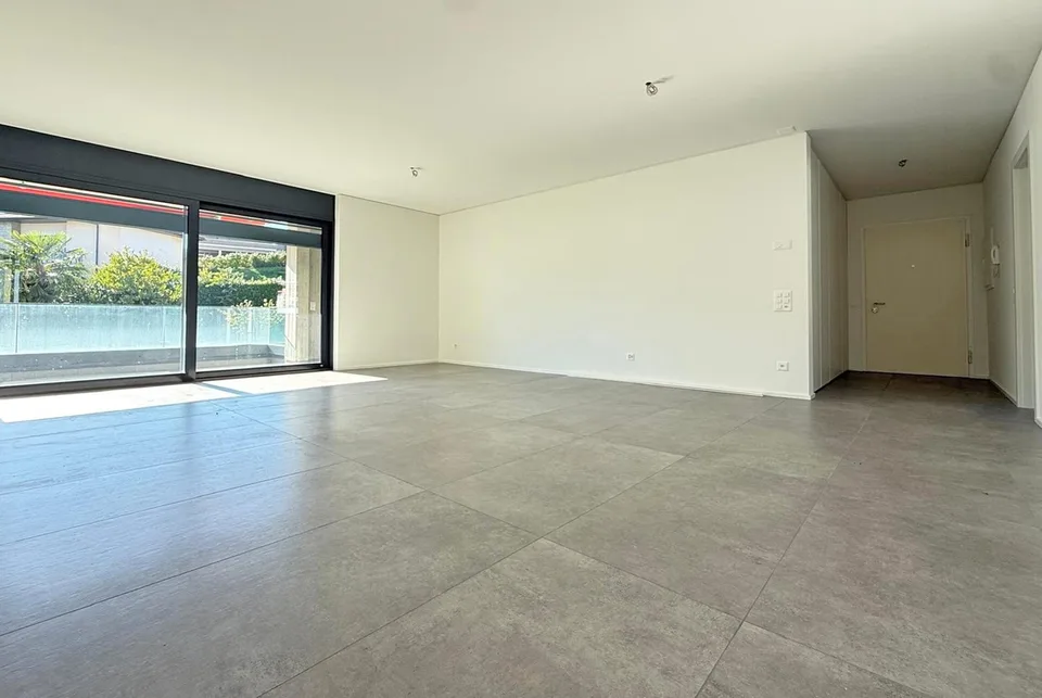 BRIGHT AND SPACIOUS 4.5 ROOM APARTMENT WITH 2 TERRACES IN VACALLO