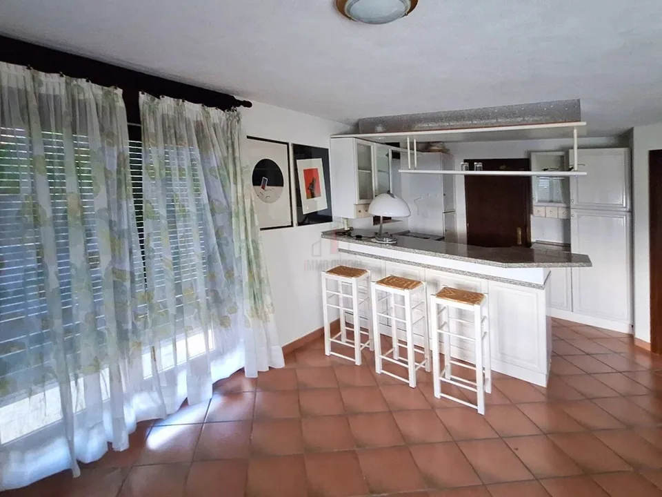 Villa mit Charme, mit Pool und offener Aussicht
