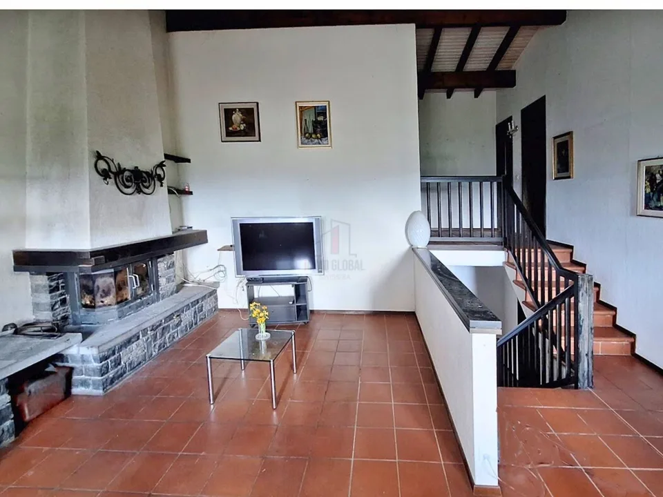 Villa mit Charme, mit Pool und offener Aussicht