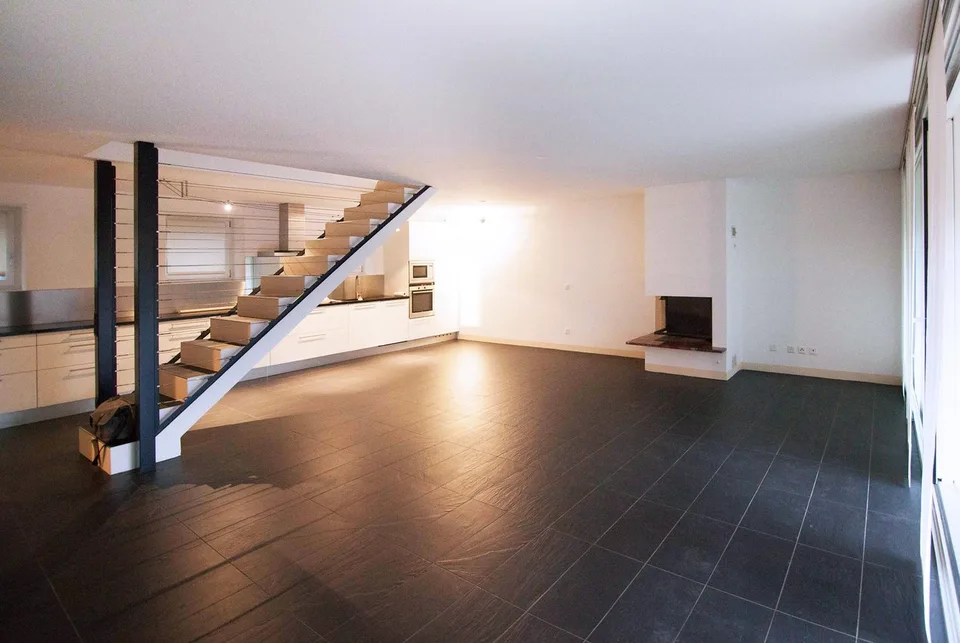 Geräumiges Duplex mit 3.5 Zimmern und privatem Garten in Agno