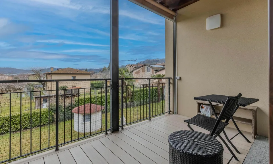 GRANDE STABILE DI 12 UNITA' A REDDITO A LIGORNETTO