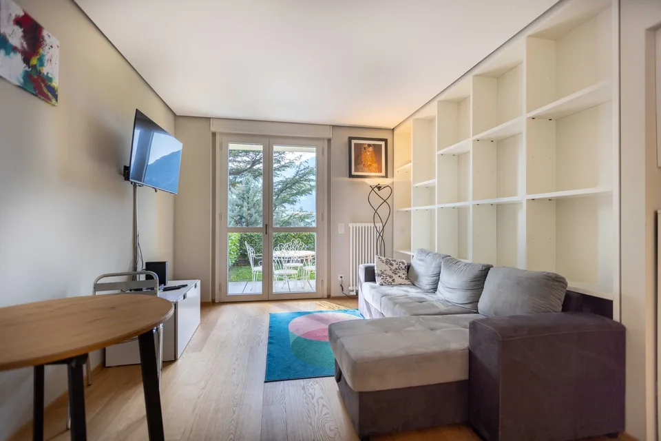 Superbe appartement 2.5 pièces avec vue sur le lac et jardin à Bissone