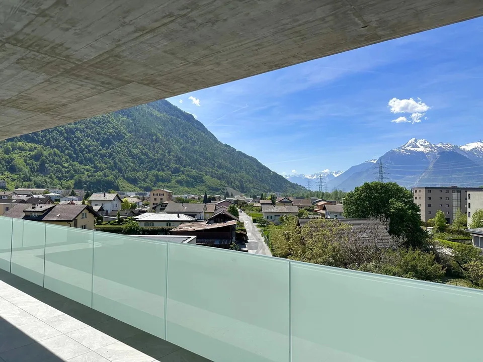 Aproz (Sion) 4.5 pièces neuf au dernier étage avec grand balcon