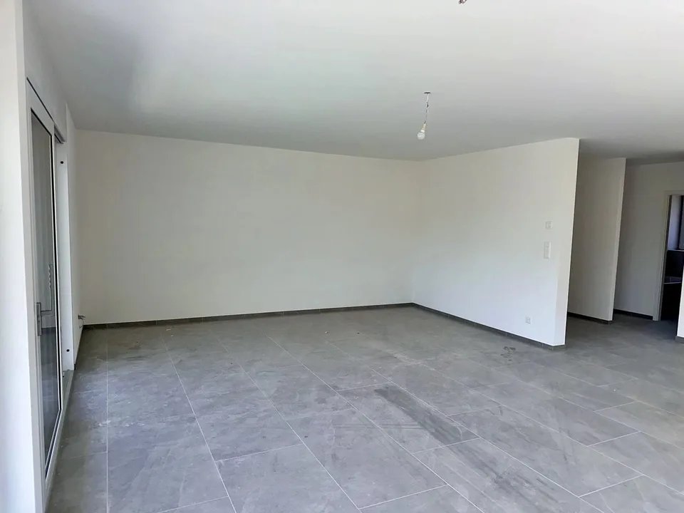 Aproz (Sion) 4.5 pièces neuf au dernier étage avec grand balcon