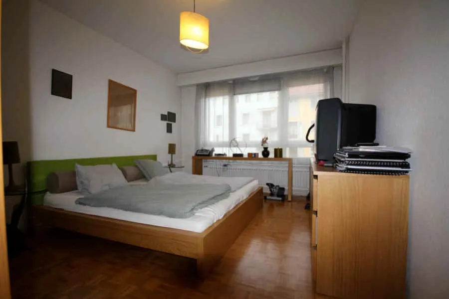 Schönes durchgehendes Apartment mit Balkon, im 4. Stock gelegen. – Foto 10 von 12