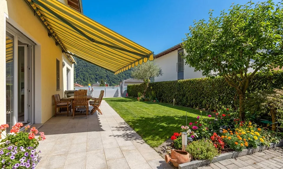 Großes Einfamilienhaus mit 5.5 Zimmern und Pool in Mezzovico