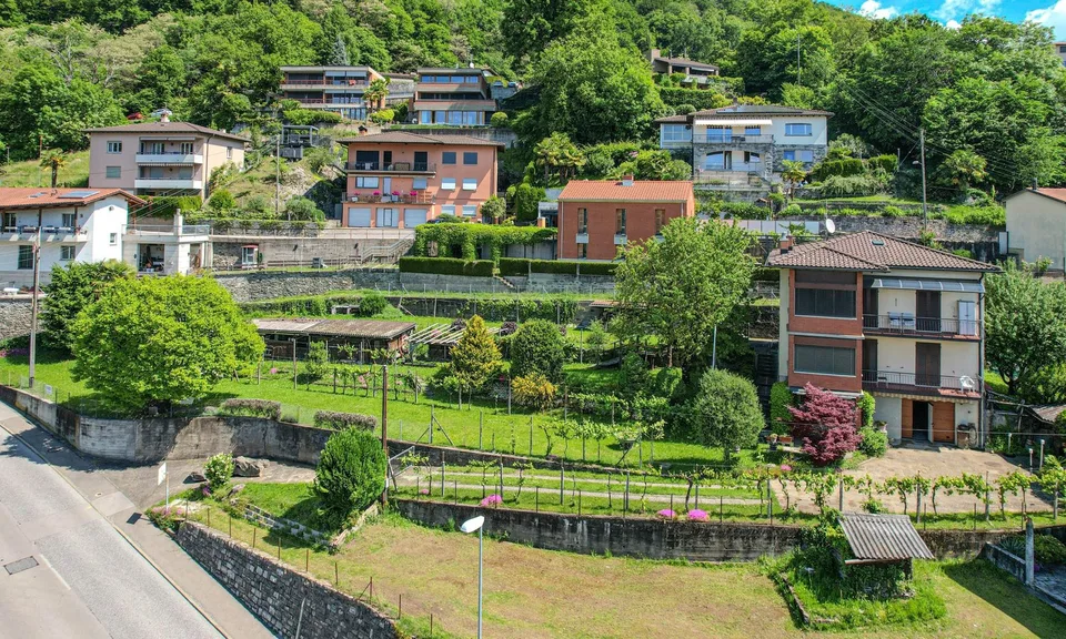 LARGE BUILDING LAND WITH LAKE VIEW IN SONVICO