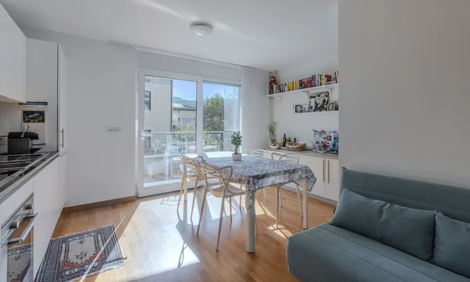 ELEGANTE E LUMINOSO 2.5 LOCALI CON TERRAZZA A MAGLIASO