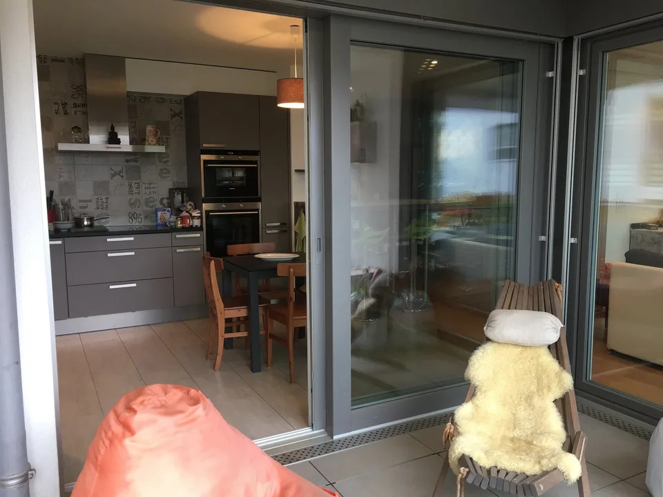 Prächtige Durchgangswohnung mit Balkon-Terrasse in idealer Lage