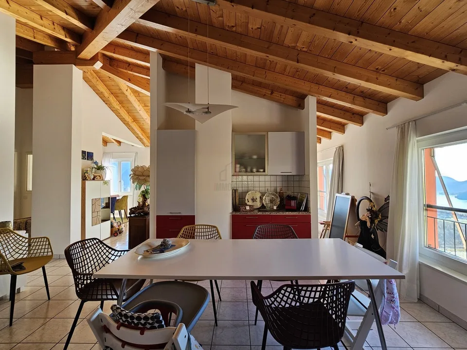 FANTASTICA BIFAMILIARE CON VISTA MOZZAFIATO