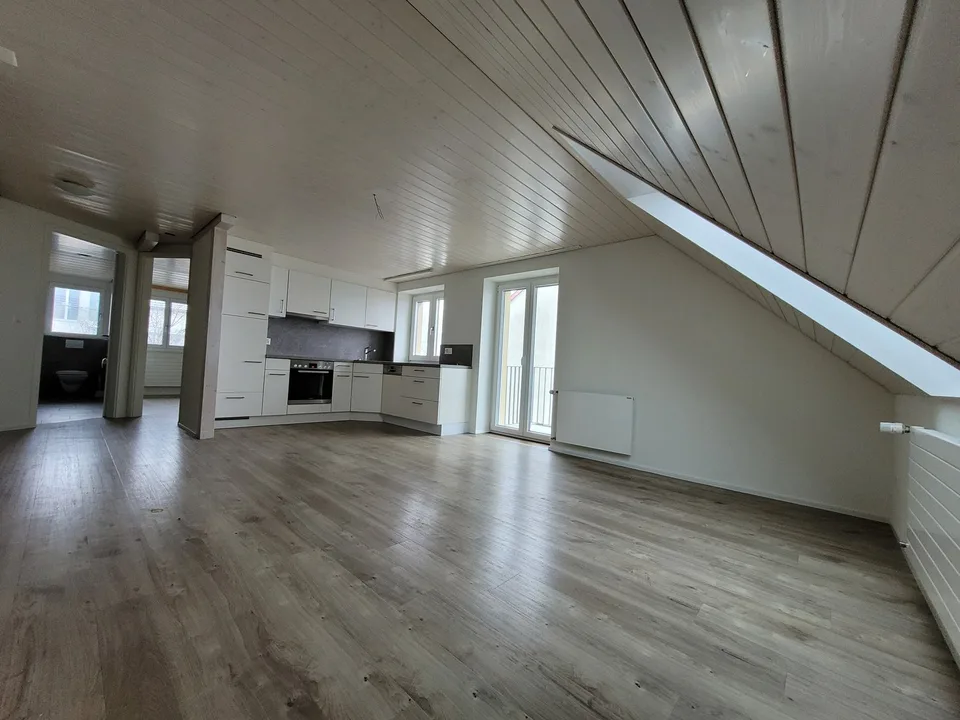 Casa multifamiliare con 9 unità, disponibile immediatamente