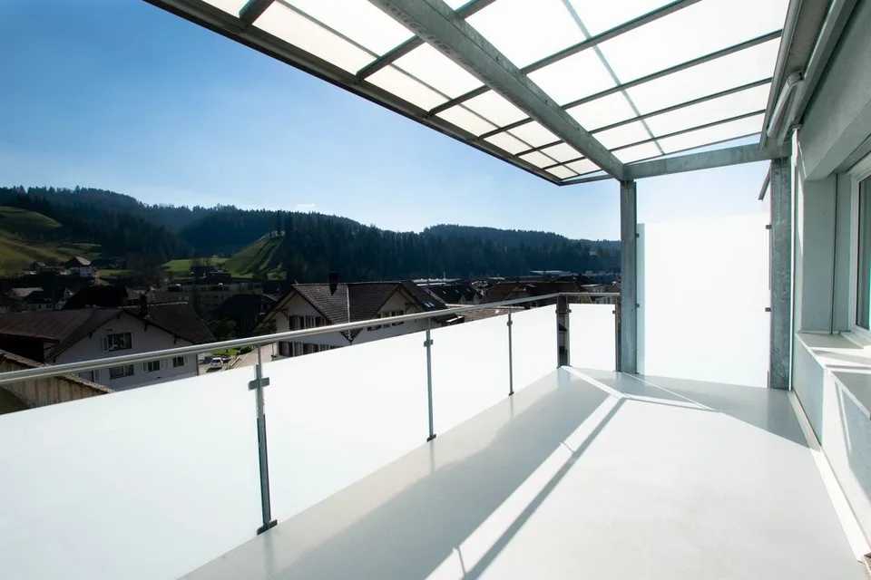 Helle Wohnung mit grossem Balkon