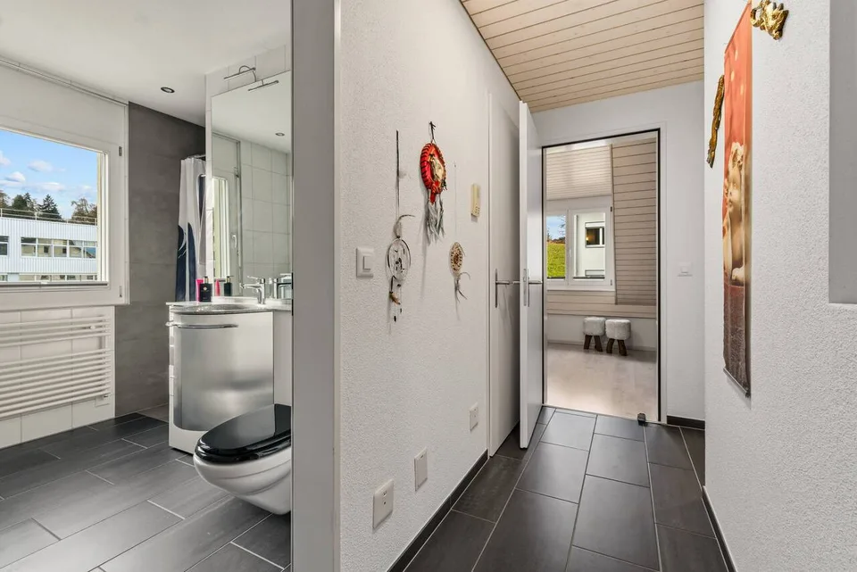 Casa angolare di 5,5 locali con giardino e 2 posti auto sotterranei inclusi – foto 11 di 13