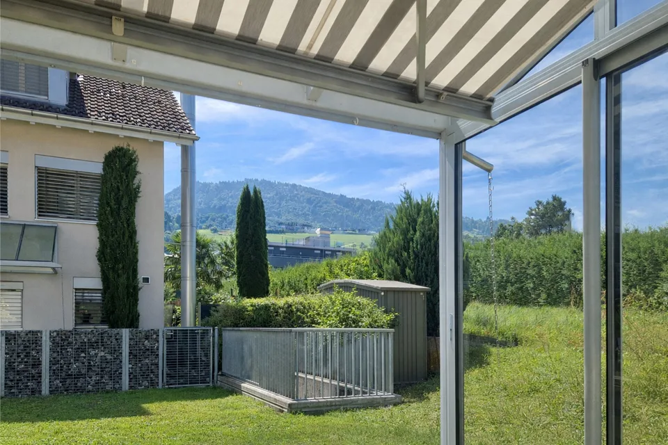 5.5-Zimmer-Eckhaus mit Garten und 2 Tiefgaragenplätzen inklusive