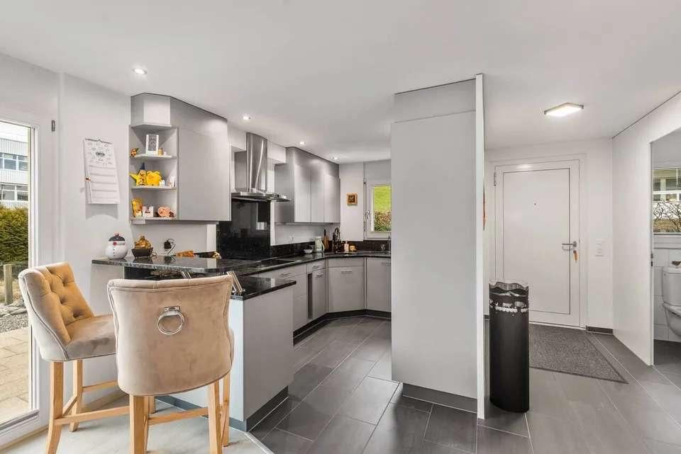 Casa angolare di 5,5 locali con giardino e 2 posti auto sotterranei inclusi – foto 6 di 13