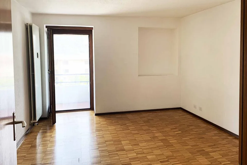 APPARTAMENTO 2.5 LOCALI CON BALCONE AD AGNO MONDONICO