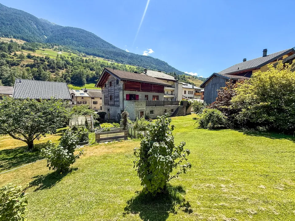 Verkauft - Große Familienvilla mit herrlicher Terrasse und großem Garten – Foto 16 von 17