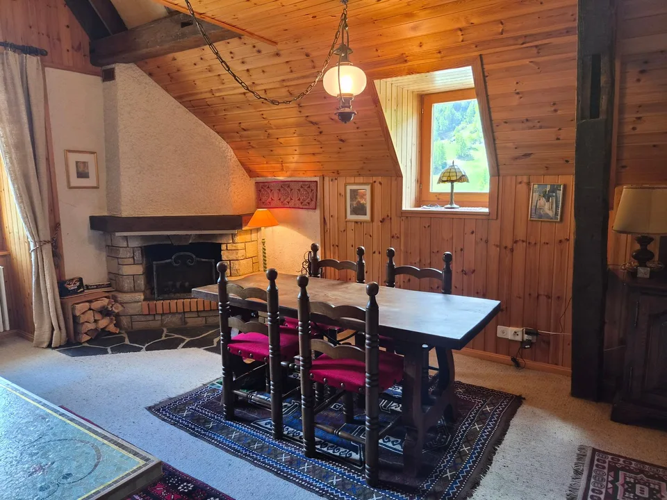Studio en attique dans bâtiment historique - Evolène - 60 m2