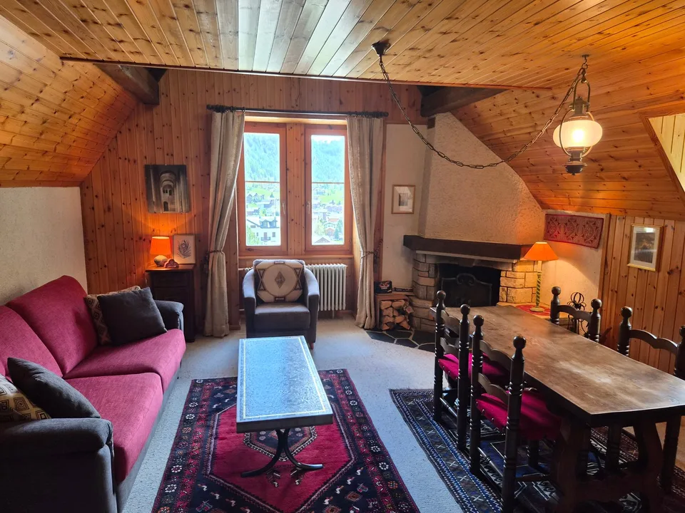 Studio en attique dans bâtiment historique - Evolène - 60 m2