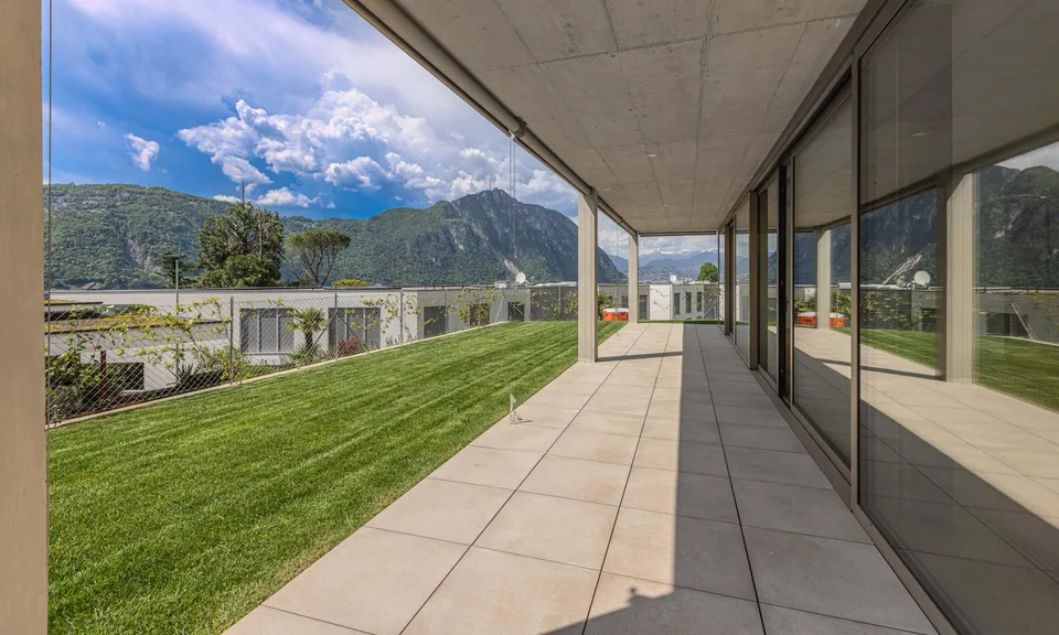 Schönes 2.5-Zimmer-Appartement mit Garten und Seeblick in Bissone
