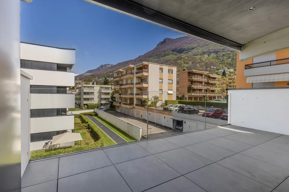 BELLISSIMO E MODERNO 2.5 CON AMPIA TERRAZZA A PREGASSONA