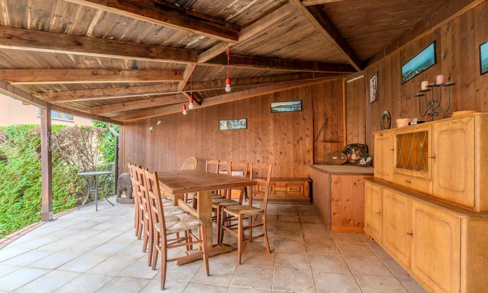 BELLISSIMA CASA 6.5 CON GROTTO E GIARDINO A RIVA SAN VITALE