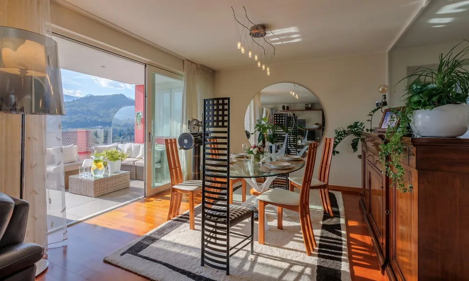 Villa exclusive 6.5 avec jardin et vue ouverte à Davesco
