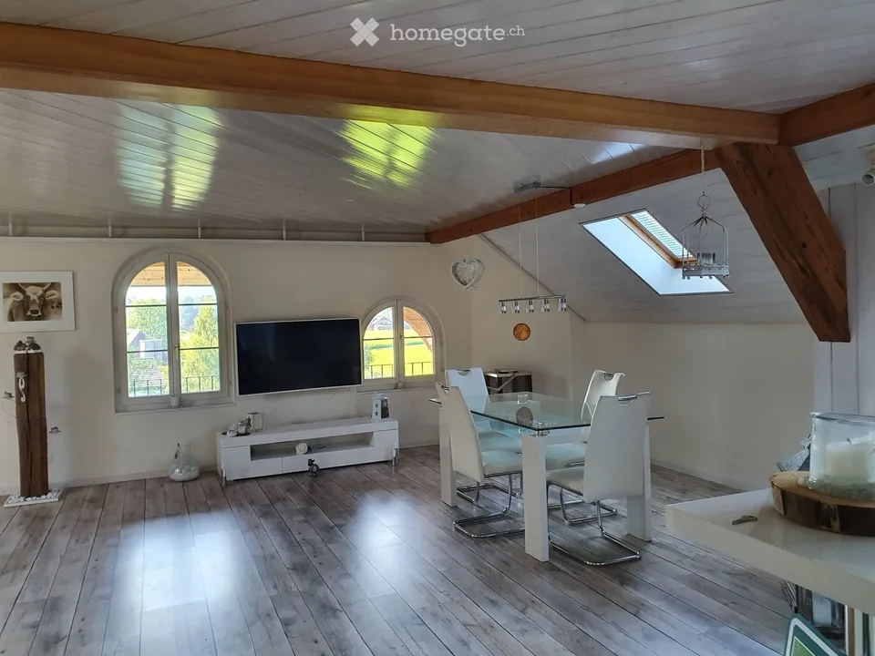 Appartement mansardé charmant et beau