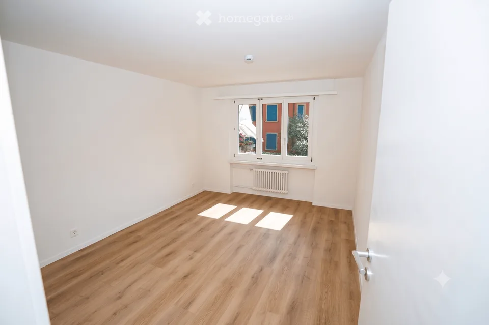 Helle 3.5-Zimmer-Wohnung mit Balkon in Zürich-Altstetten – ab sofort verfügbar!