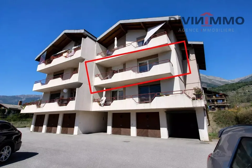 Bel appartement de 4.5 pièces avec box et place de parc