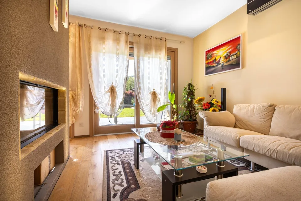 Wunderschöne Villa 6.5 auf einer Ebene mit Garten in Stabio
