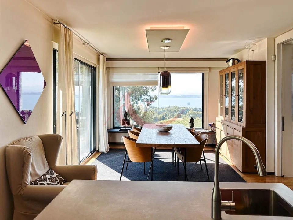 Villa d'exception avec piscine intérieure et vue à couper le souffle
