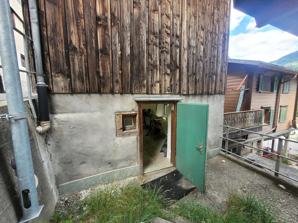 Gewerbelokal mit Rampe und schöner Aussicht in Disentis/Mustér – sofort verfügbar – Foto 11 von 11