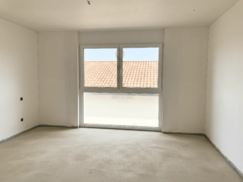 OCCASION : NEUF, DANS LE VERT, AVEC VUE PANORAMIQUE