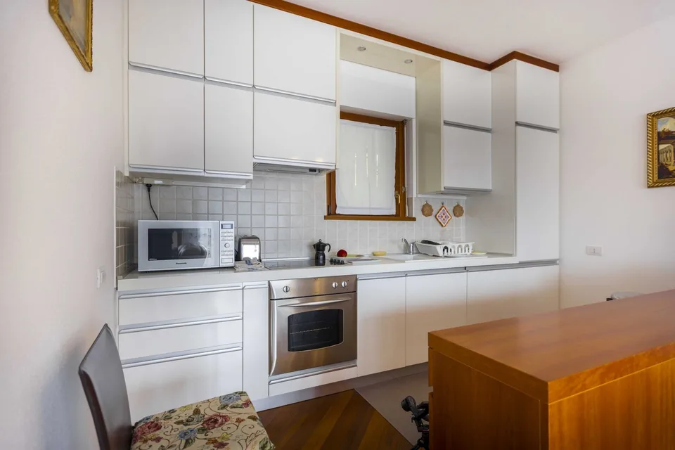 Dreizimmerwohnung renoviert mit 2 Terrassen in Campione d'Italia