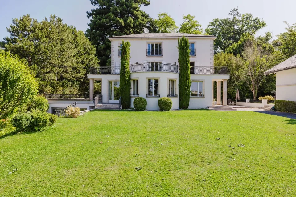 Elégante maison familiale à Collonge-Bellerive