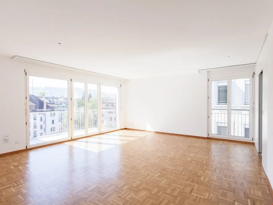 Geräumige 4.5-Zimmer-Wohnung mit Balkon