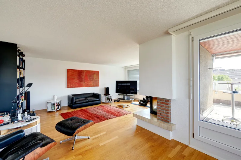 2½ ZIMMER-ATTIKAWOHNUNG IN BERN - LÄNGGASSE, MÖBLIERT, TEMPORÄR – foto 3 di 20