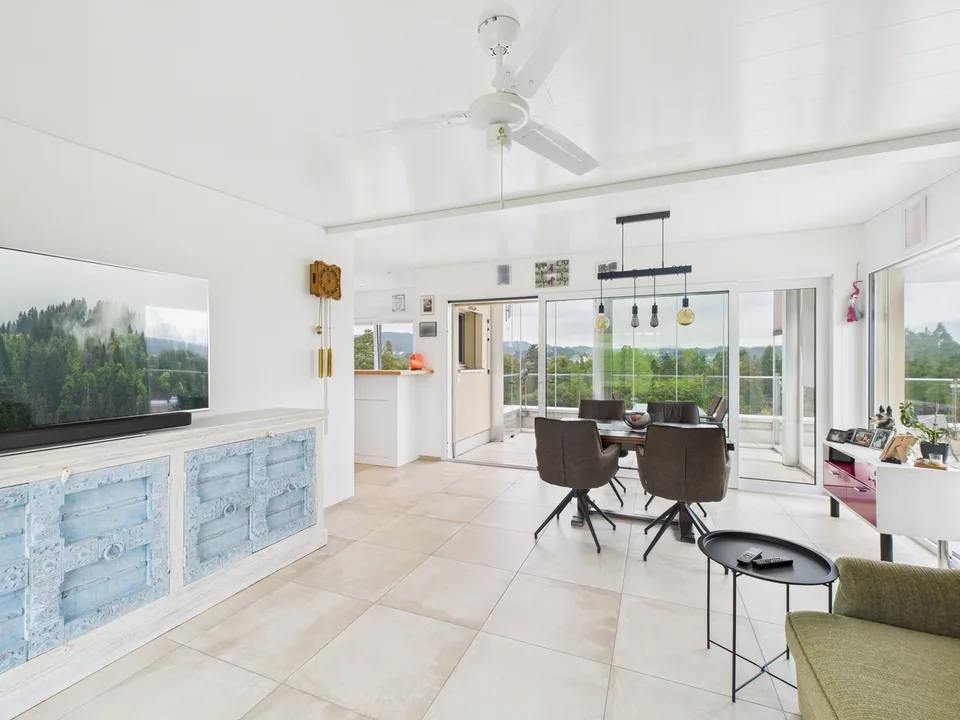 Reserviert: Moderne 3.5-Zimmer Attikawohnung mit Terrasse