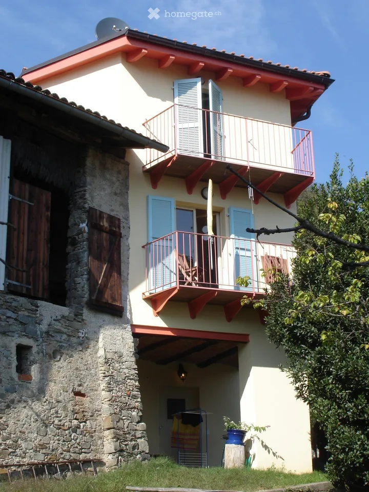 Einzigartiges Einfamilienhaus in Curio, ruhig und mit atemberaubendem Seeblick