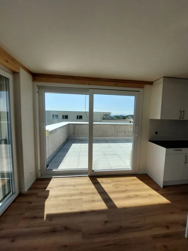 Appartement attique exclusif de 2,5 pièces avec environ 74 m² de terrasse ensoleillée - Première occupation dans un nouvel immeuble