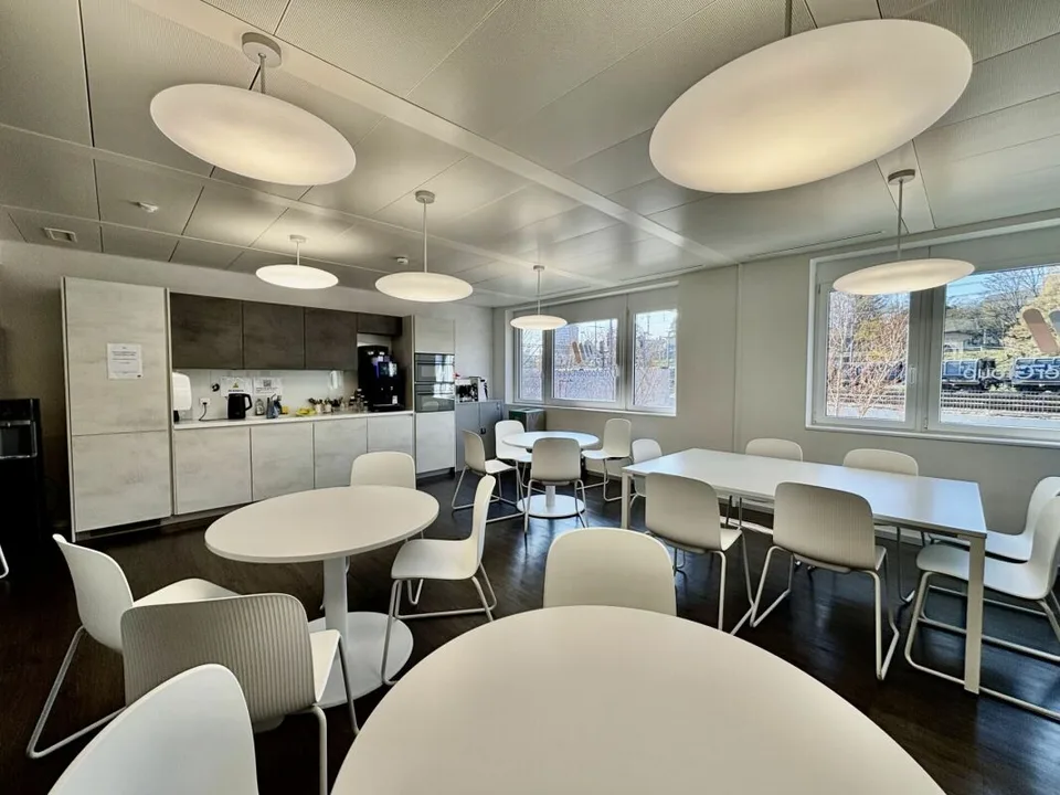 Grand plateau de bureaux de 850 m2 divisibles 450 m2 Gare CFF Morges !