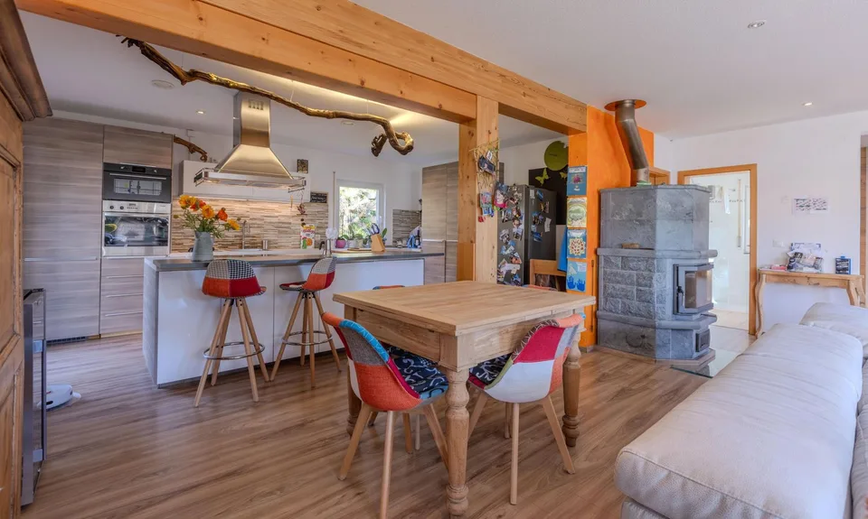 Großzügige und luxuriöse 5.5-Zimmer-Villa mit Garten an der Böschung