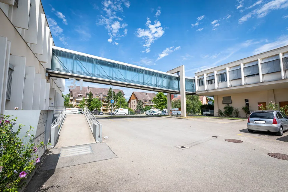 Atelier / local commercial de 148 m² à louer - très bien situé à Gland