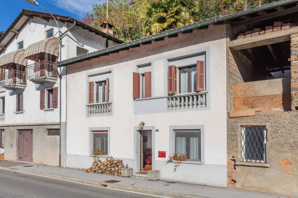 AFFARE - CASA 3.5 LOCALI CON TERRAZZE A PONTE TRESA