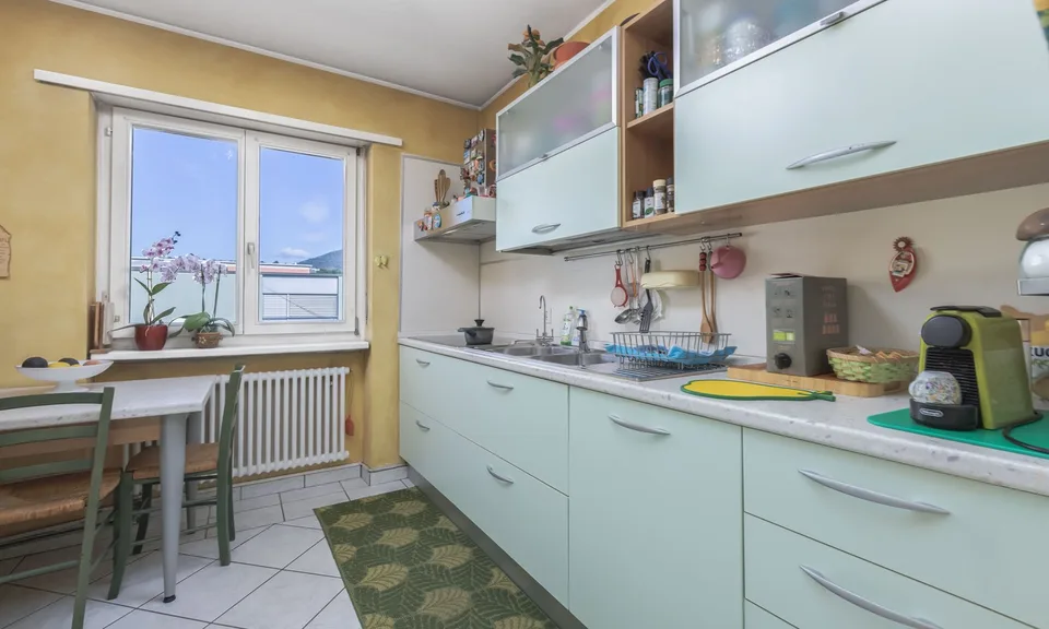 SPLENDIDO 4.5 LOCALI ULTIMO PIANO CON VISTA APERTA A STABIO