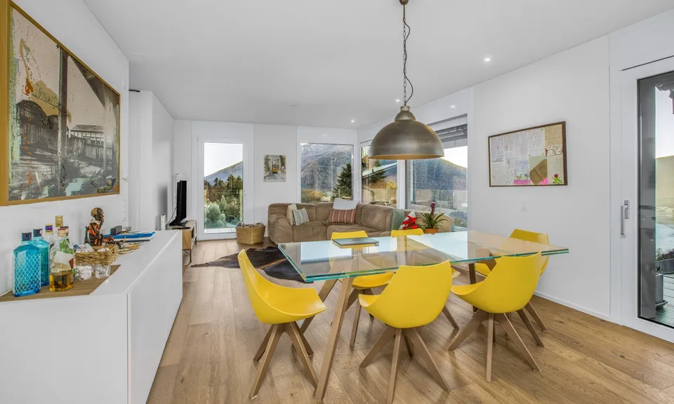 ATTIQUE AMÉNAGÉ 4.5 PIÈCES AVEC TERRASSE VUE SUR LE LAC À ROVIO